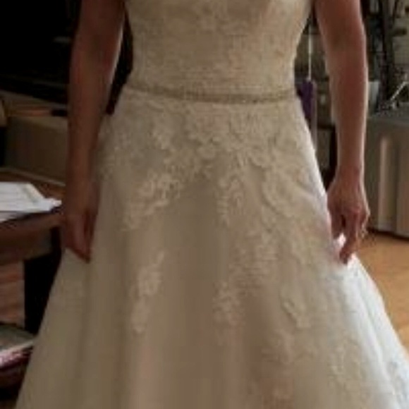 A-Line/Princess Strapless Wedding Dress -Unaltered - Picture 5 of 5